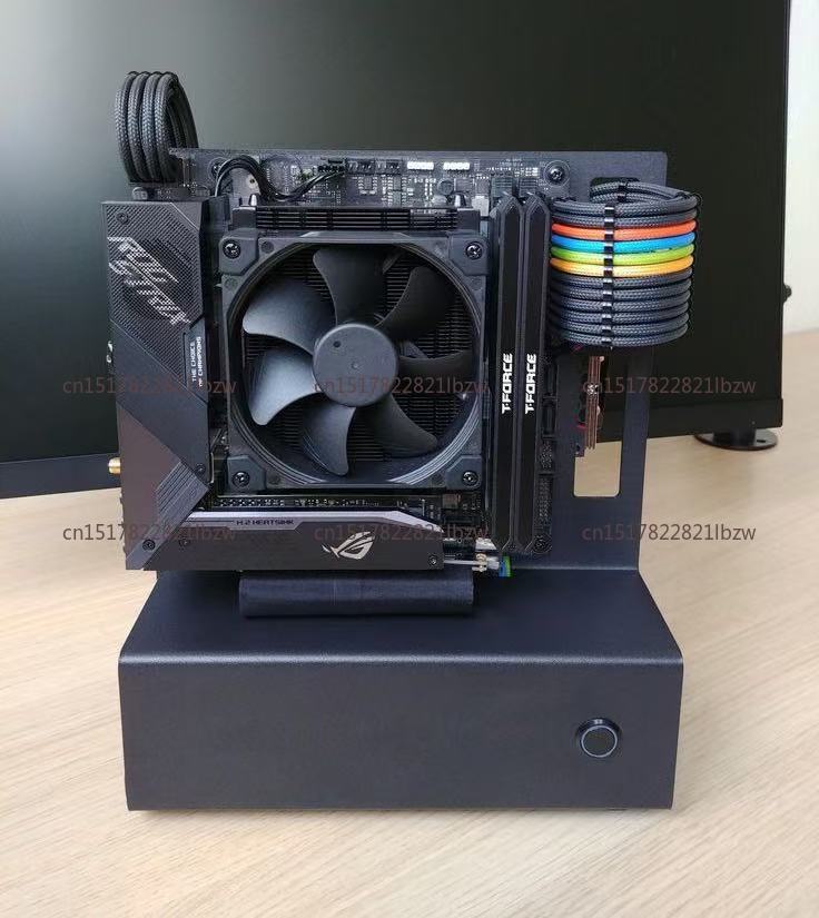 Case Mini ITX Open Frame, Banc - Pc Gaming Test recensione e prezzo